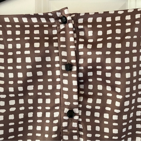 Banana Republic Woman’s Flutter Short Sleeve Brown Blouse (Medium) - Picture 5 of 6